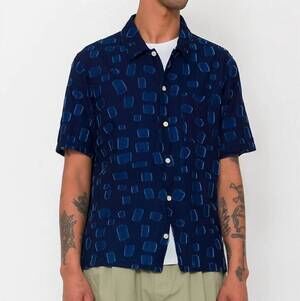 NEW FOLK gabe short sleeve shirt in indigo irregular dot